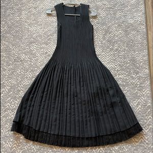 Black, sz 8 pleaded dress